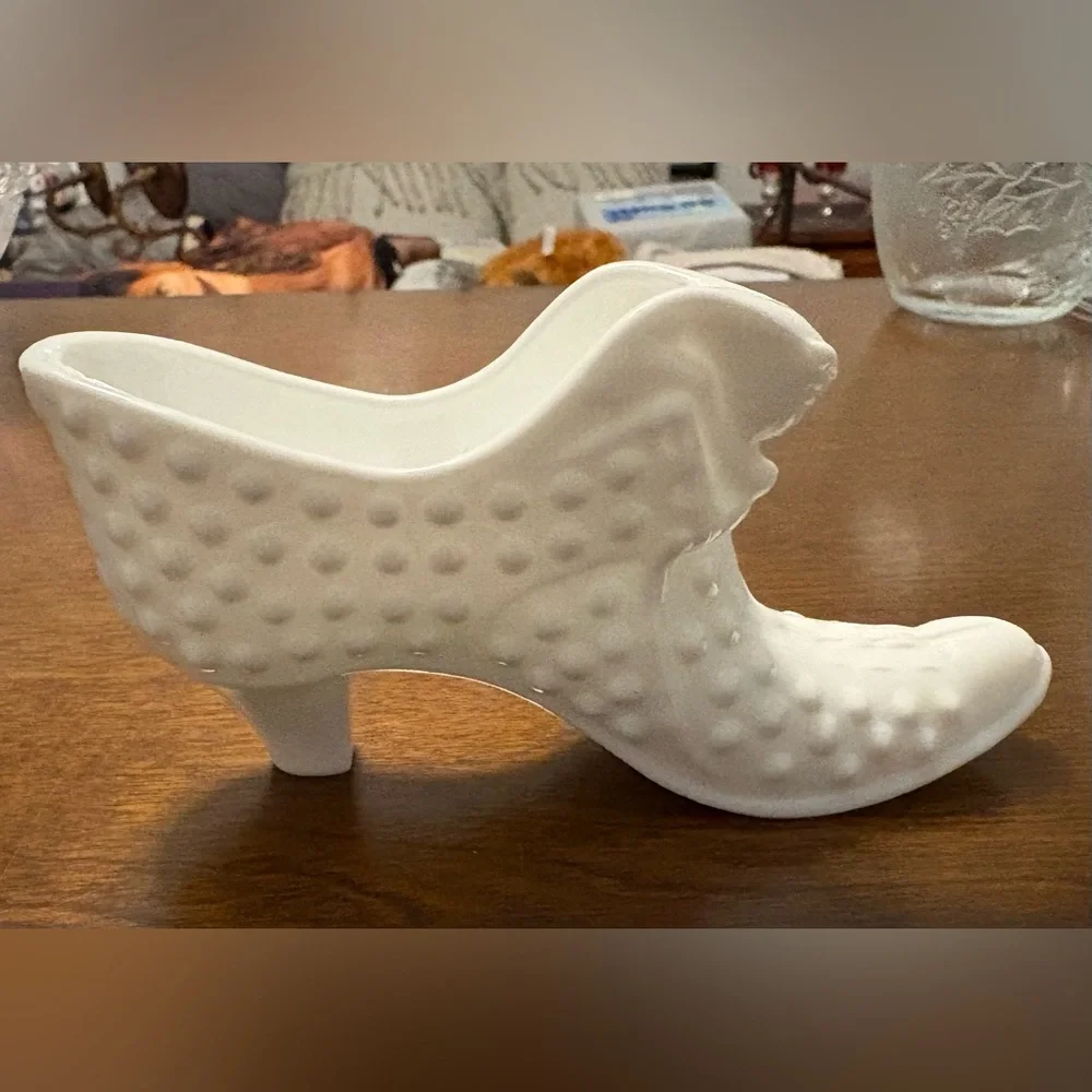 Vintage Fenton Hobnail Milk Glass Shoe - Picture 2 of 3
